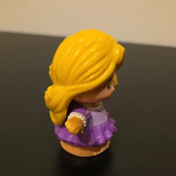 Little People Disney Princess Talker Rapunzel Figurine - Picture 6 of 8